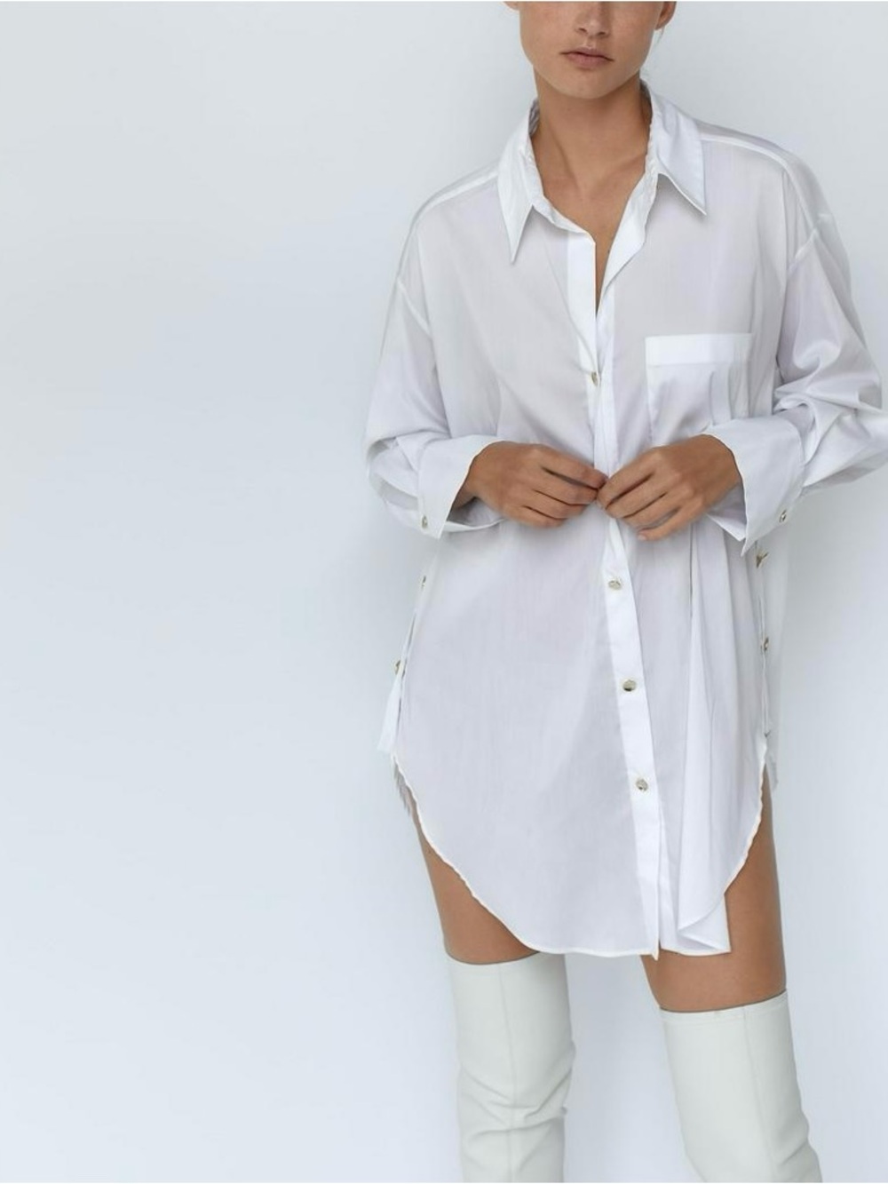 Zara Oversized White Poplin Shirt Gold Button Down Boyfriend Fit Minimalist